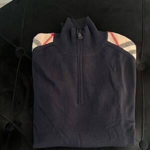 NWT! Burberry 1/4 zip up, Nova check, size M.